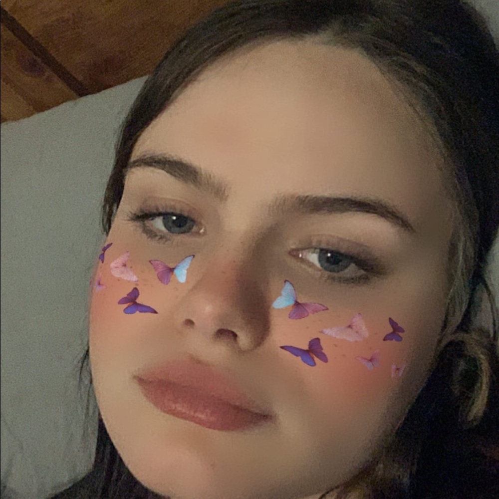 Meet your Posher, Andrea